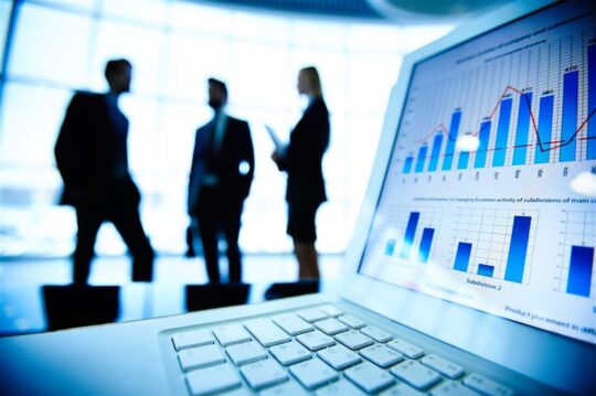 Event ROI vs Event Performance Metrics: What’s the Difference? 