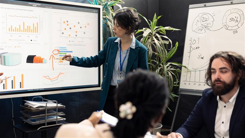 B2B Event Marketing vs Demand Generation: Where They Intersect and Diverge