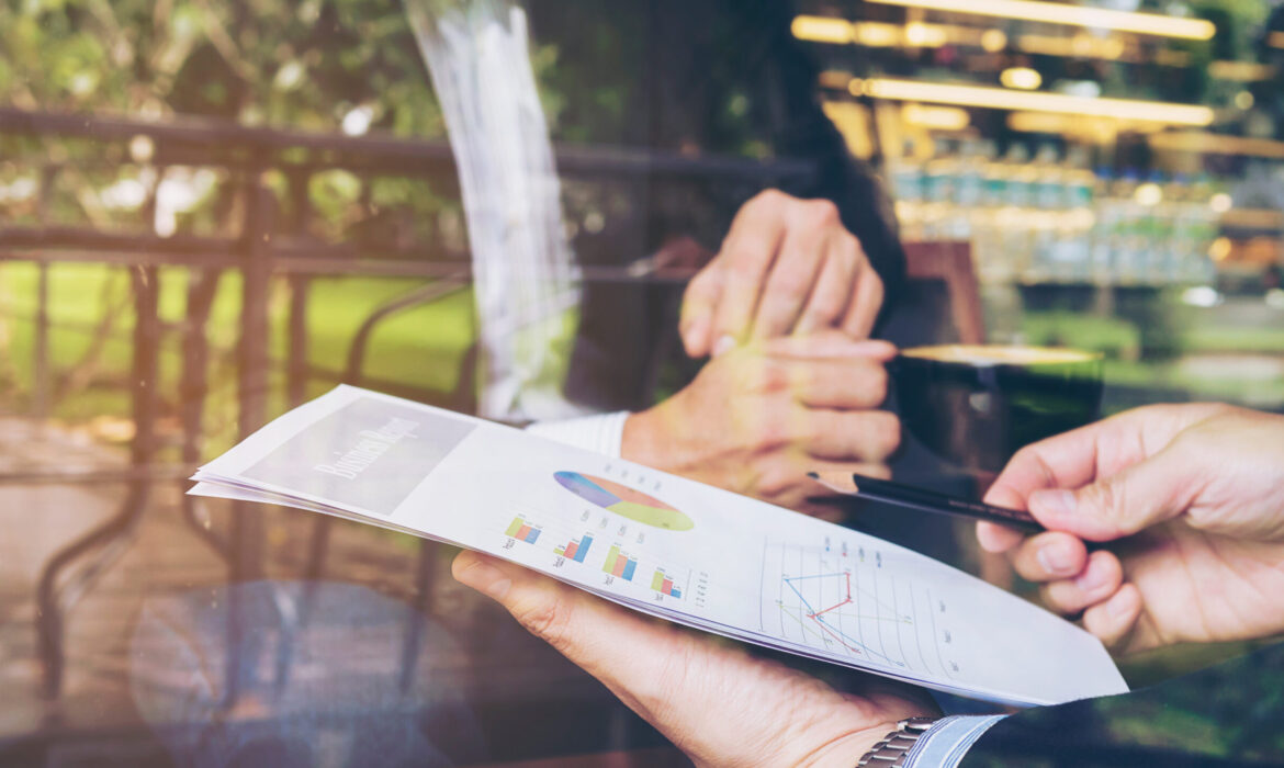 The B2B Field Marketing Playbook: Planning, Running, and Measuring Programs That Generate Pipeline